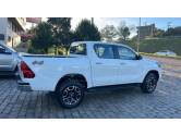 TOYOTA - HILUX - 2023/2023 - Branca - R$ 275.000,00