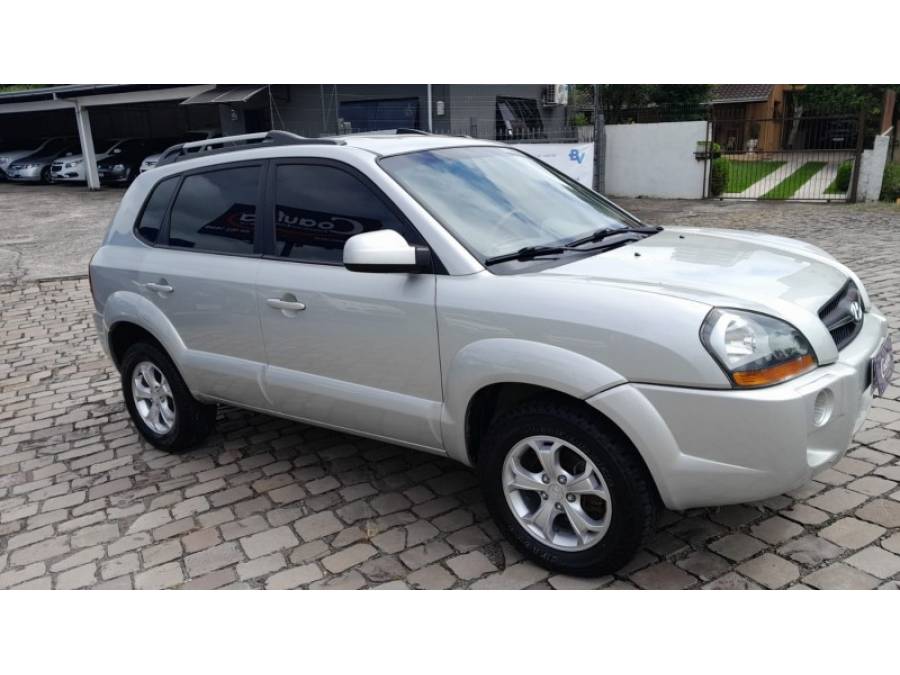 HYUNDAI - TUCSON - 2011/2012 - Prata - R$ 45.000,00