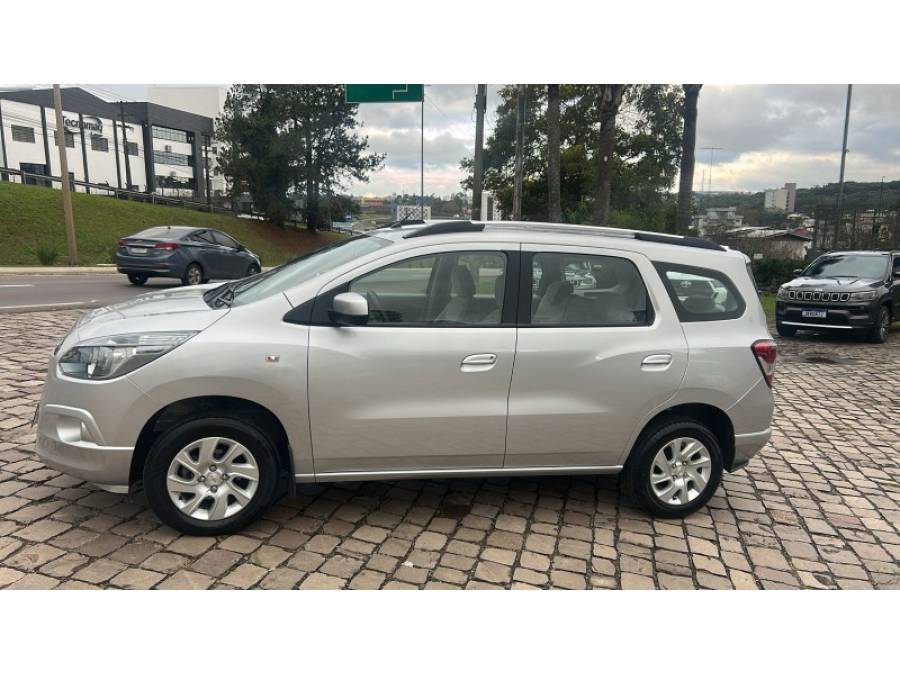 CHEVROLET - SPIN - 2014/2014 - Prata - R$ 52.900,00