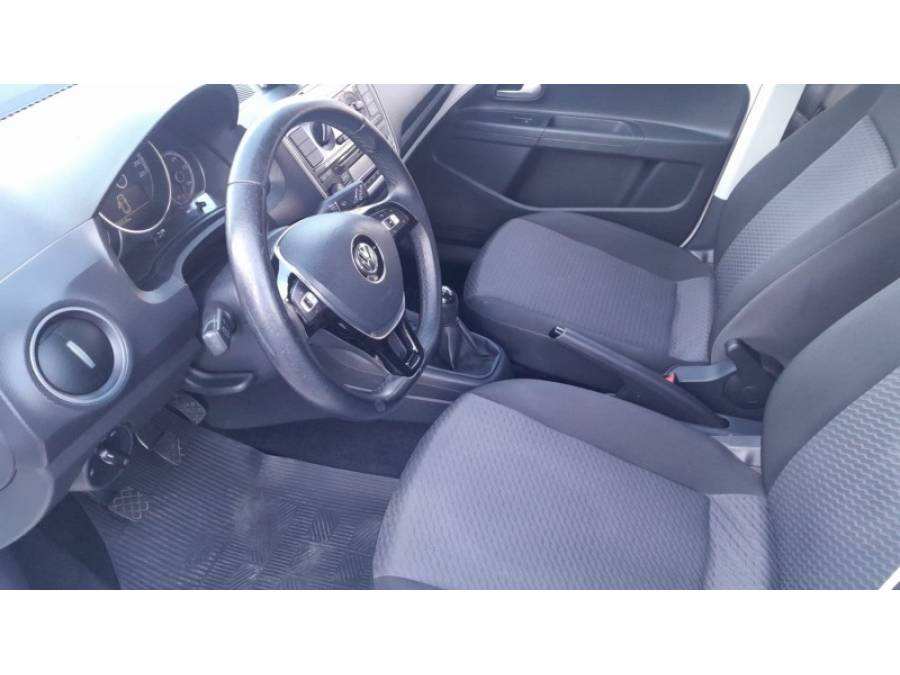 VOLKSWAGEN - UP - 2017/2018 - Branca - R$ 54.000,00