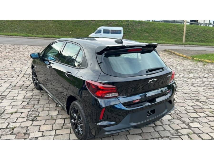 CHEVROLET - ONIX - 2023/2024 - Preta - R$ 106.900,00